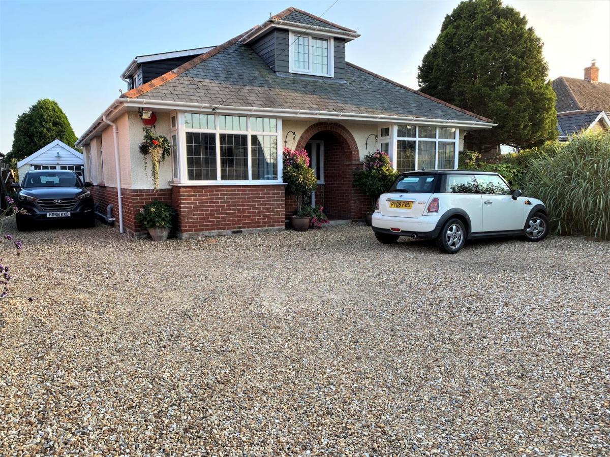 En-Suite Nook Near Forest & Sea, Super Value With Fridge, Microwave And Tv Lymington Exterior photo